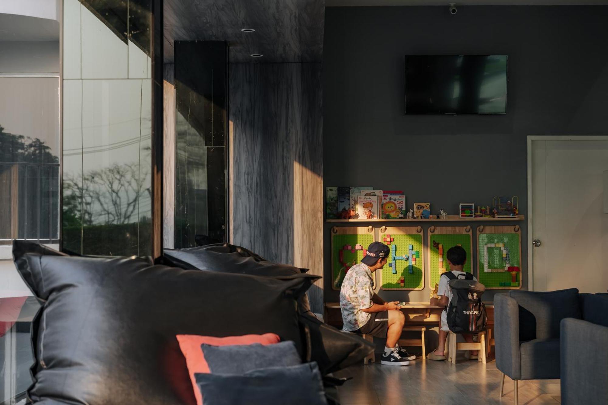 Mittapan Hotel Kanchanaburi Ngoại thất bức ảnh